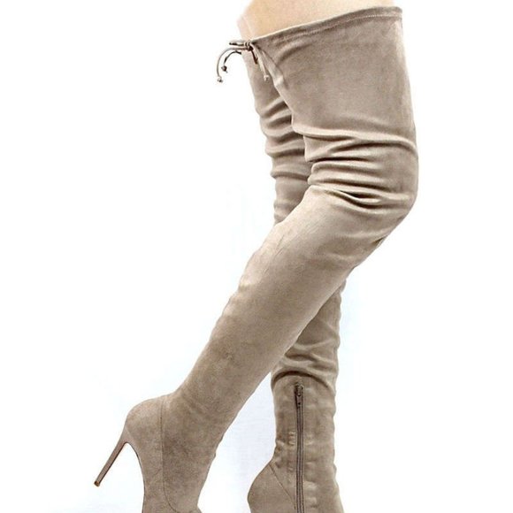 Thigh high pointy toe boots - Picture 7 of 7